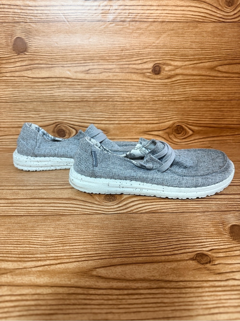 Hey Dude Womens Wendy Linen Slip On Shoes Size 6 Gray Iron